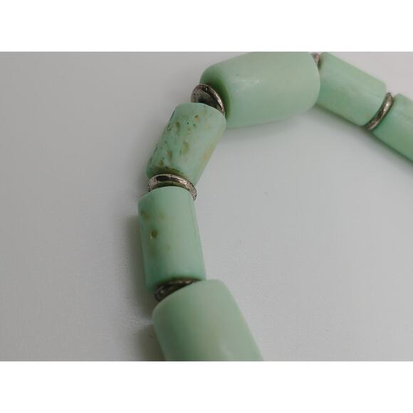 Vintage Light Green Bone and Silver Necklace 8 3/4" - Picture 10 of 12